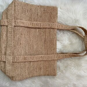 Hat attack Original traveler straw bag